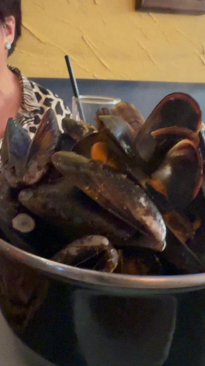 Guell - Mejillones al vapor - Tapas/Small Plates Near Me - Barcelona, B