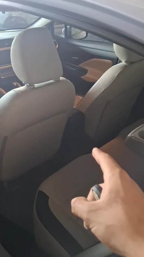 Nissan Sunny SV 2024