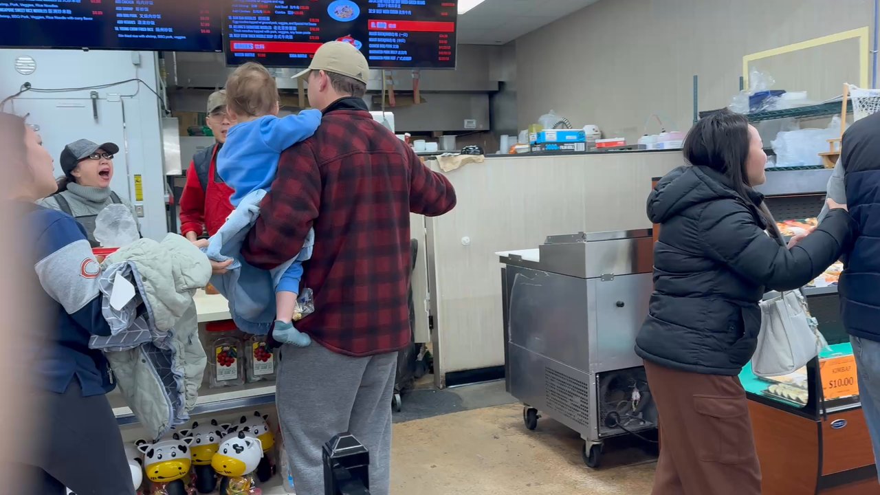 China Bistro - Irate Asian man fighting with the staff (can anyone translate?) - Chinese Near Me - Manchester, Missouri