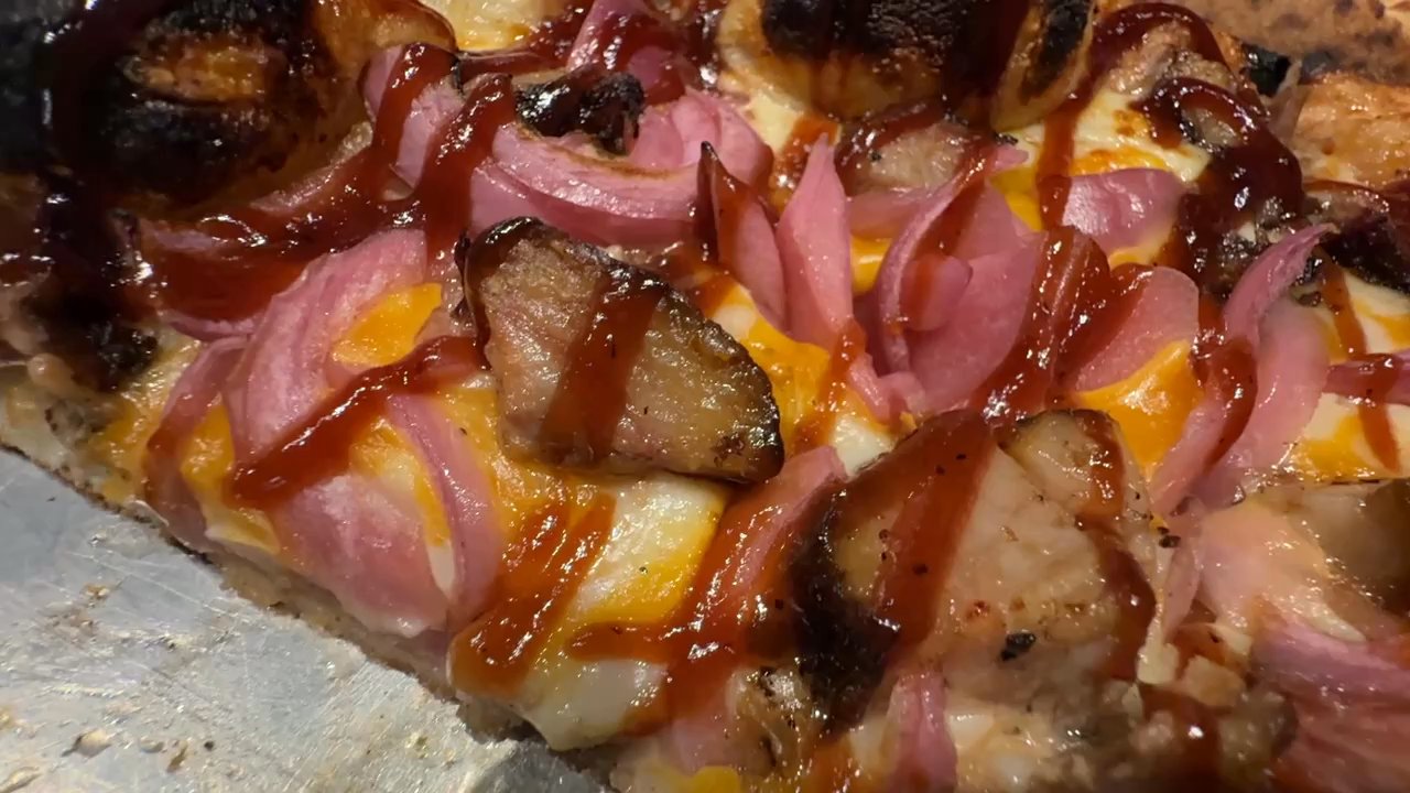 Begonias - BBQ and Chicken Bacon Ranch and Pepperoni w/ Jalapeños pizzas - Desserts Near Me - McMinnville, Tennessee