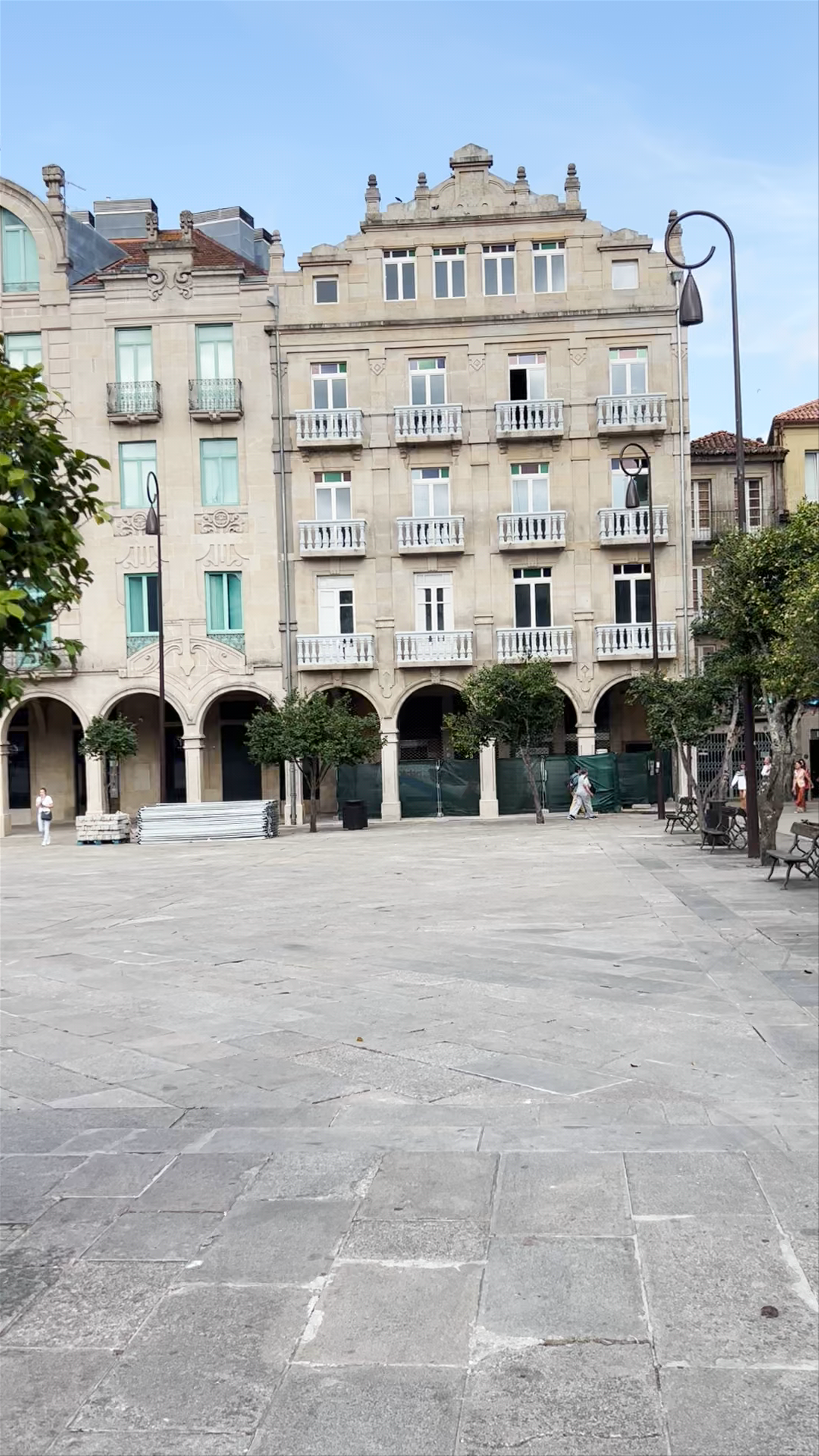 Praza da Estrela: Historic Charm and Vibrant Life in Pontevedra, Spain