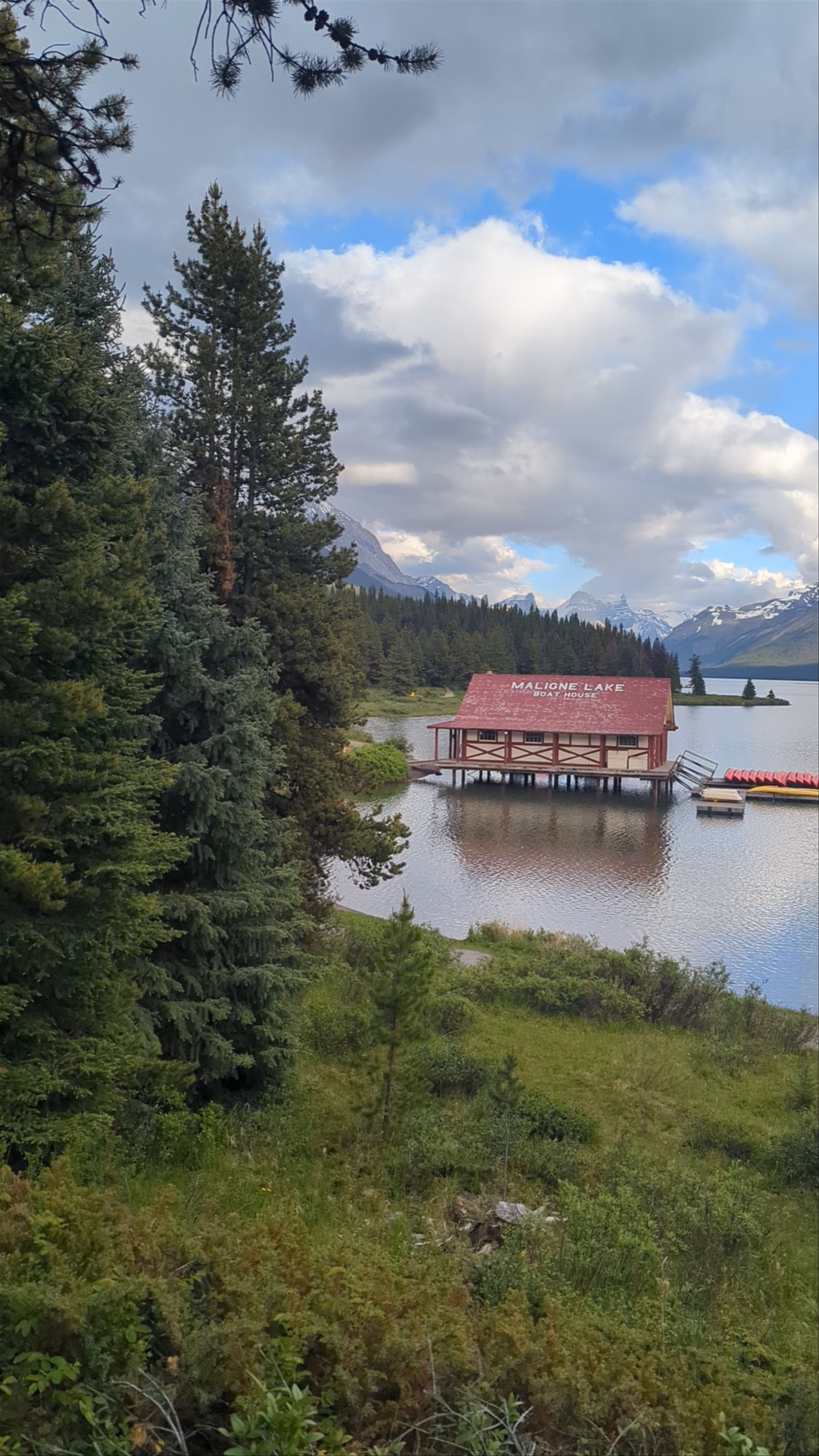 Maligne Lake