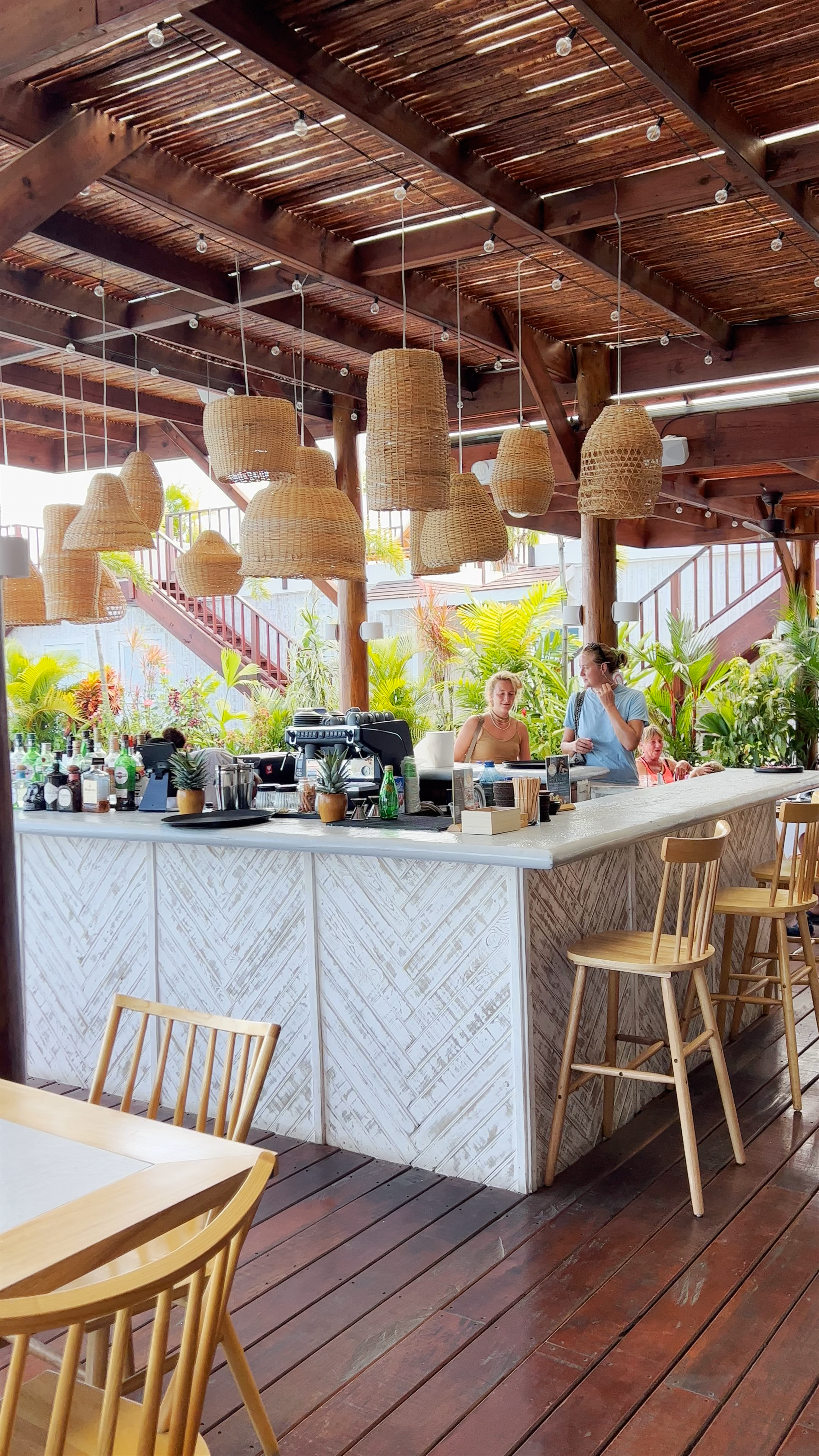 Méren Pool Club & Restaurant