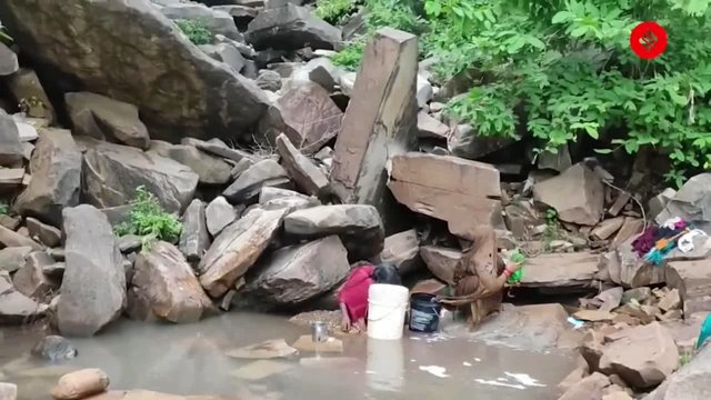 गांव में नल का पानी पहुंचाया, फिर तबादला क्यों?