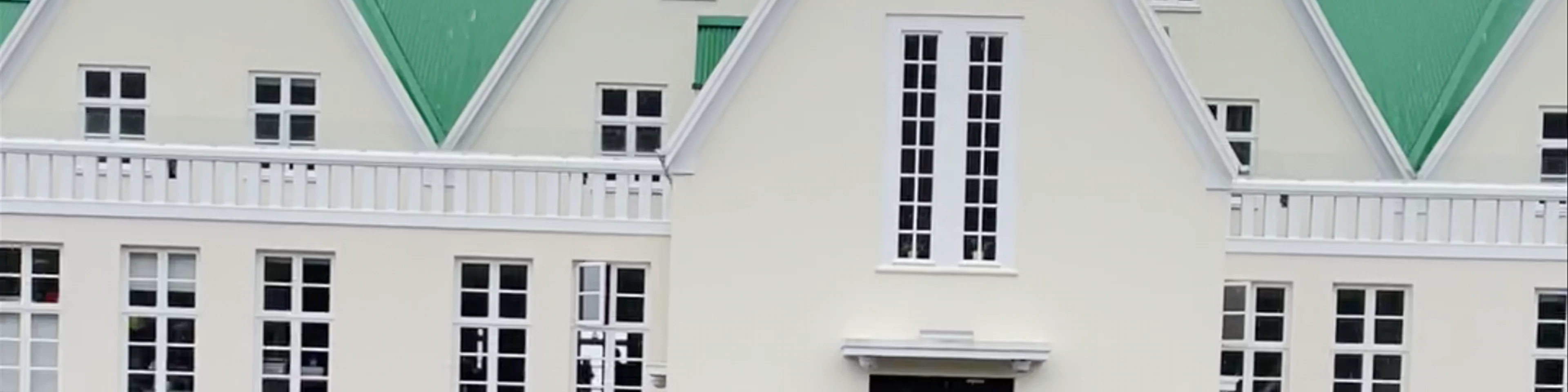 Heradsskolinn Guesthouse