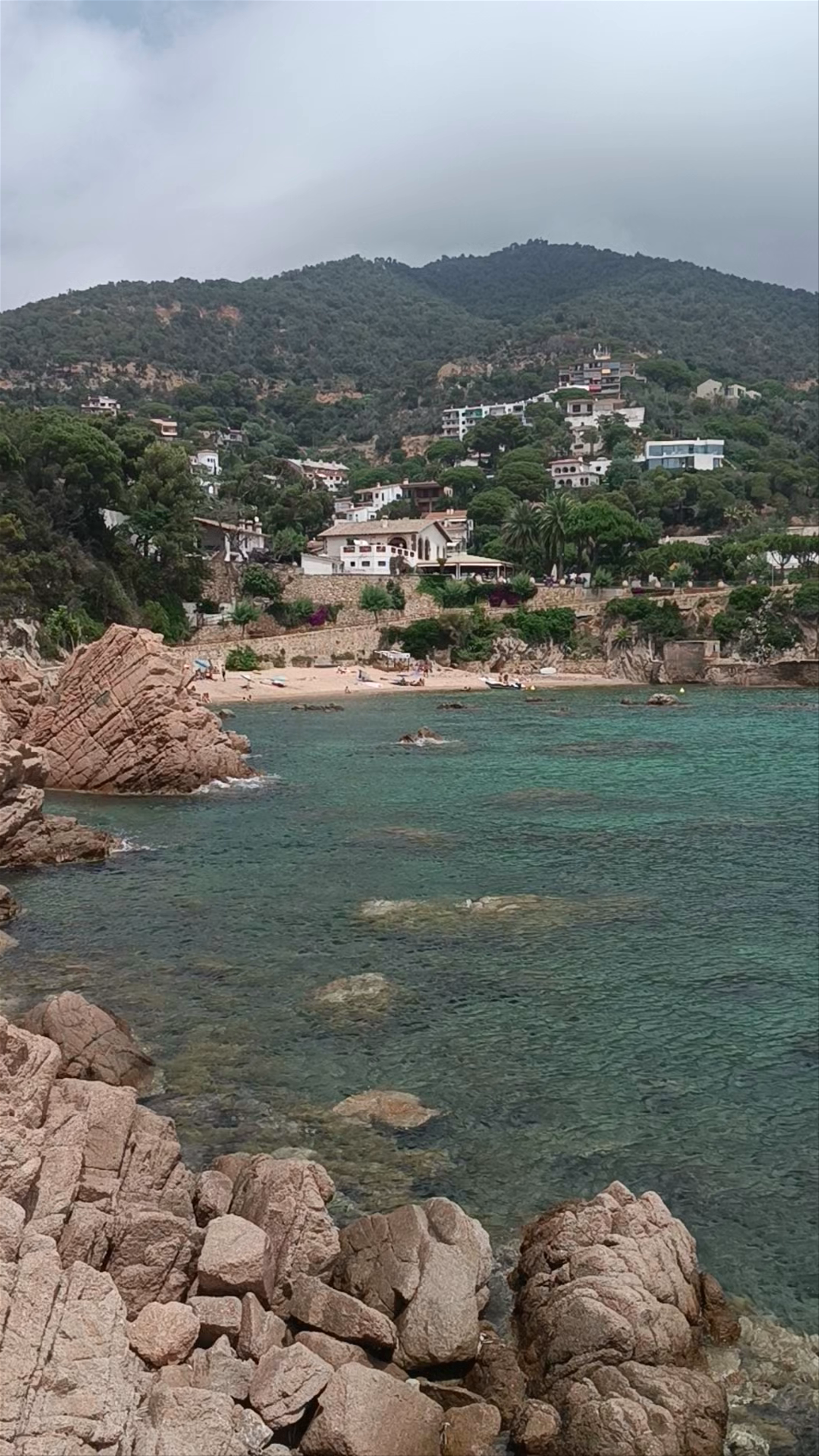 Pont de Canyet: Rocky Coastal Escape in Rosamar, Spain