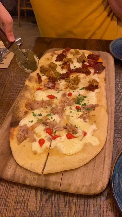 Zizzi - Cutting the sticky pig ourselves - Italian Near Me - Birmingham, SOL