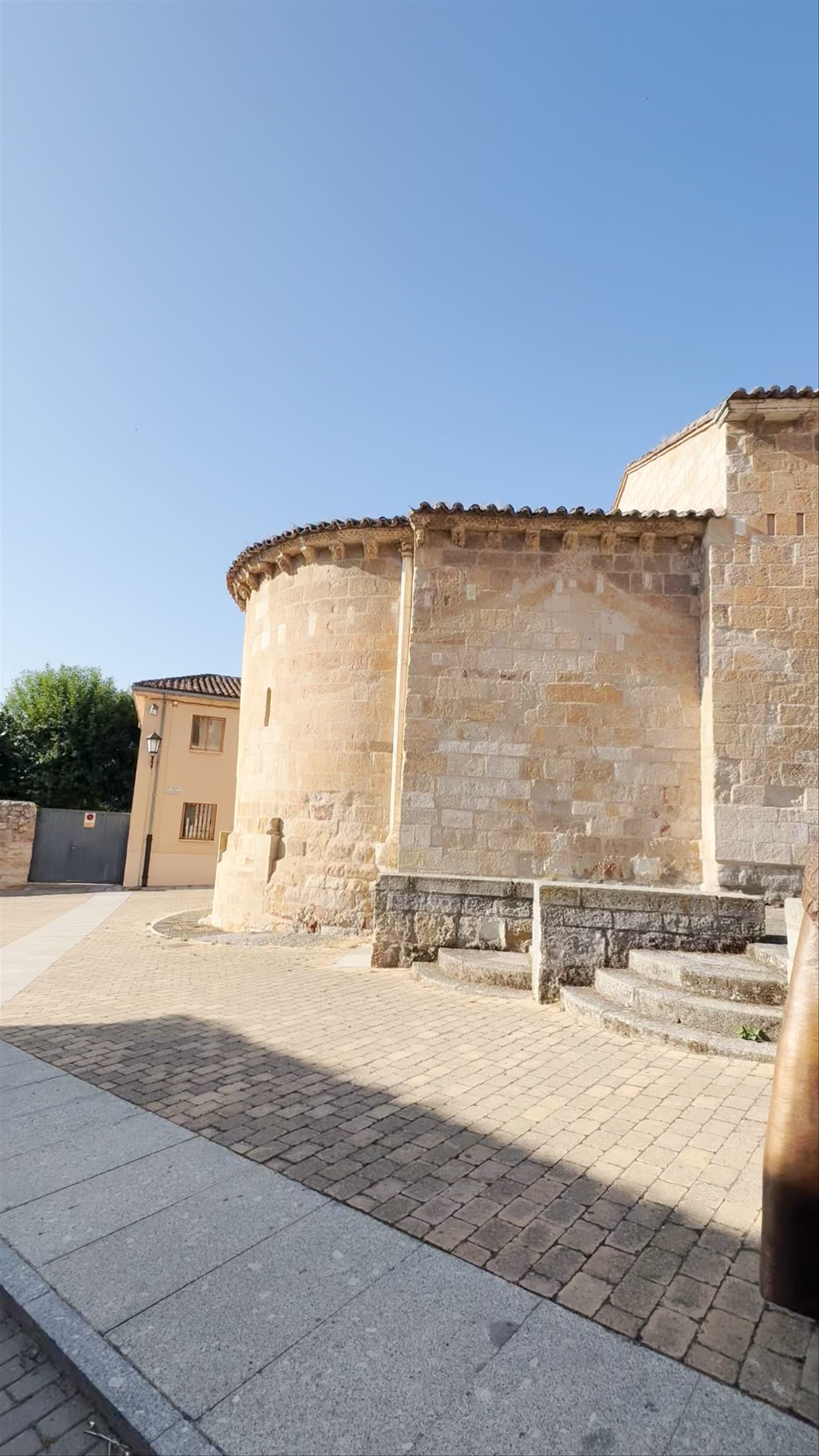 Iglesia de San Claudio de Olivares