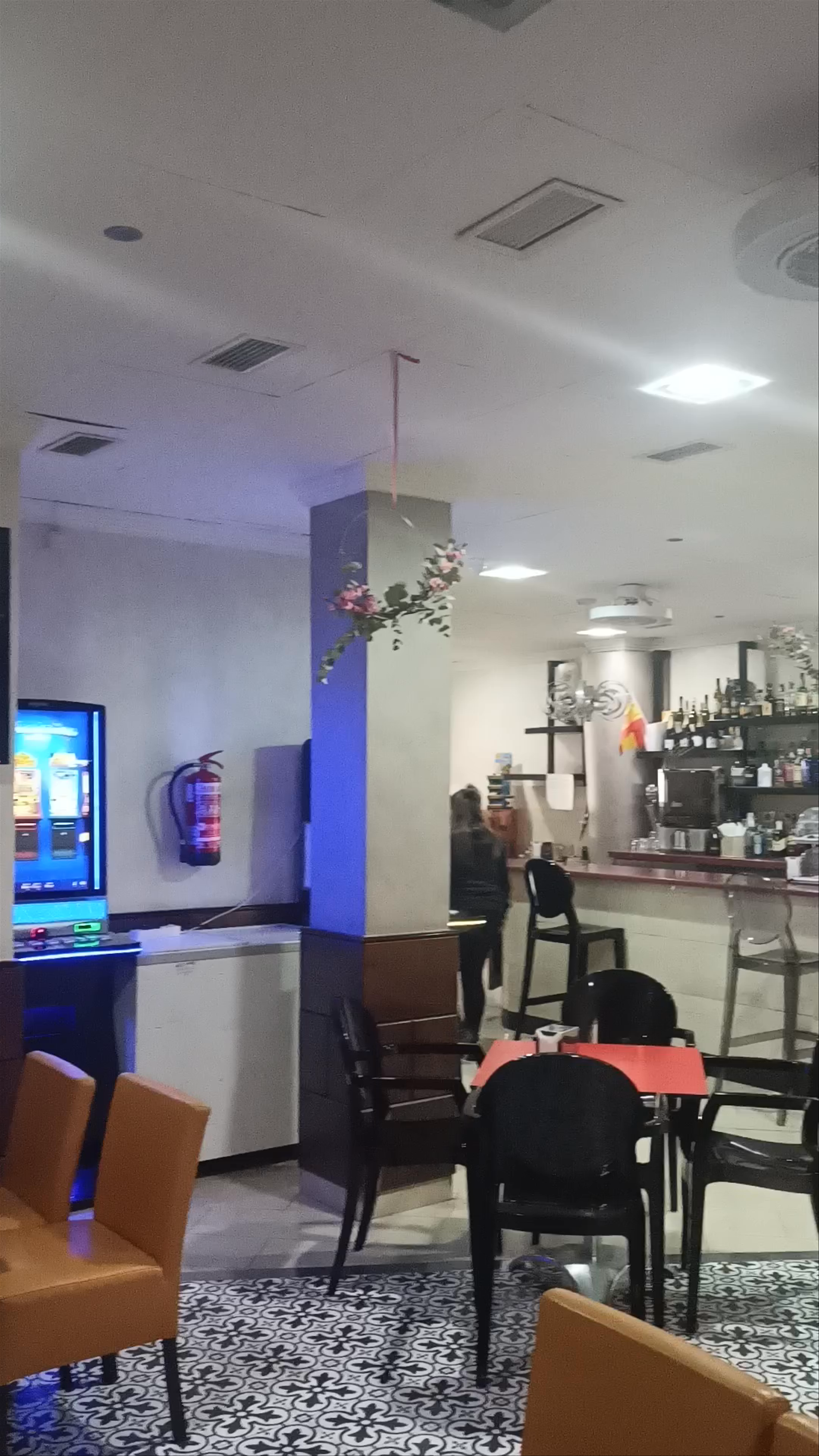 CAFETERÍA-HELADERÍA ANTÁRTIDA
