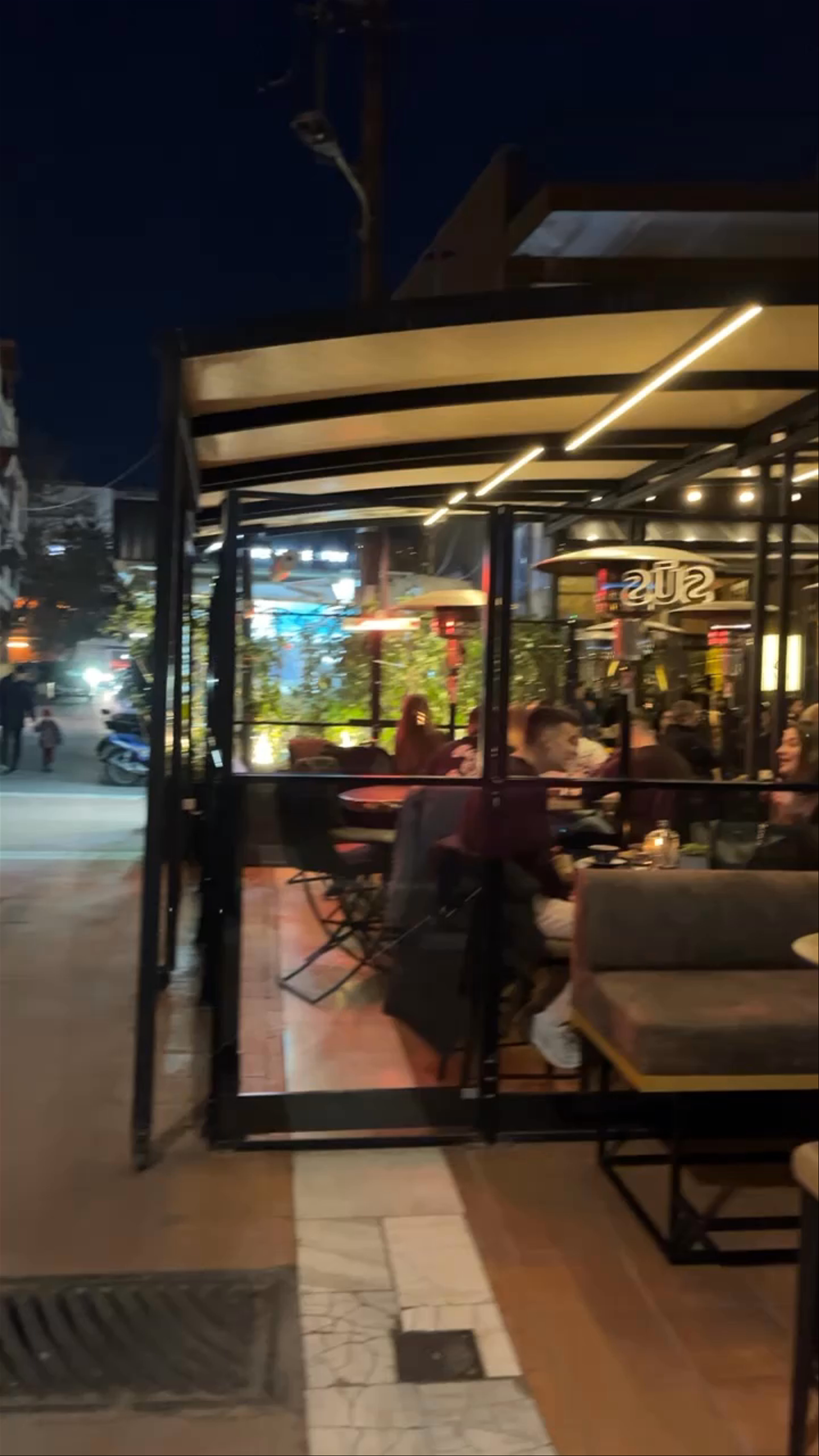 Carré - revel in every moment