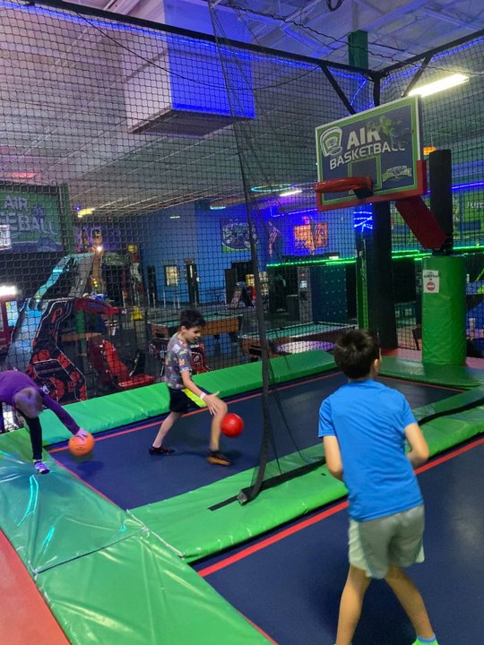Rebounderz - Jenison - Slam dunk! - Trampoline Parks Near Me - Jenison, Michigan