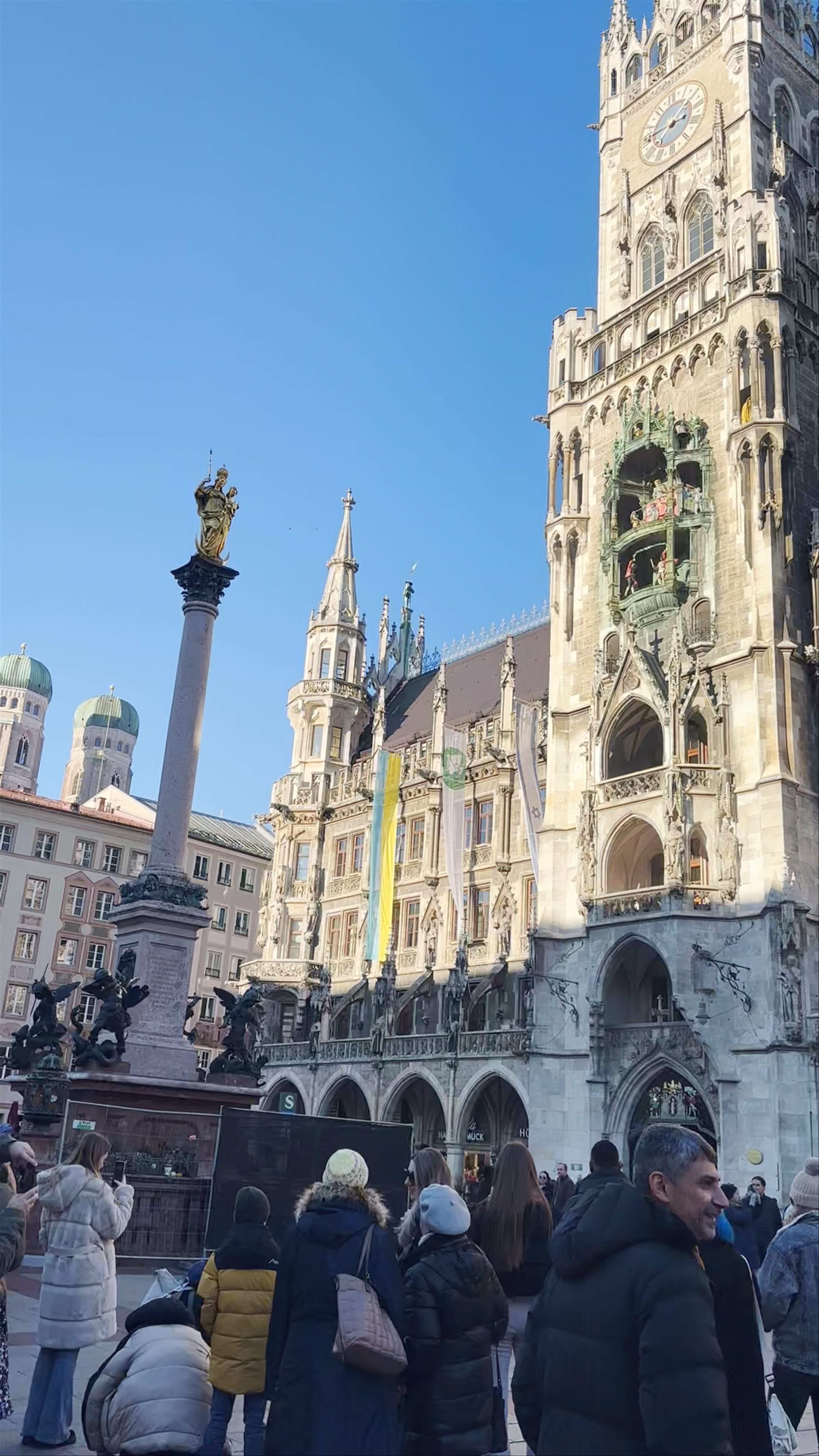 Neues Rathaus Glockenspiel: Iconic Charm at Marienplatz, Munich