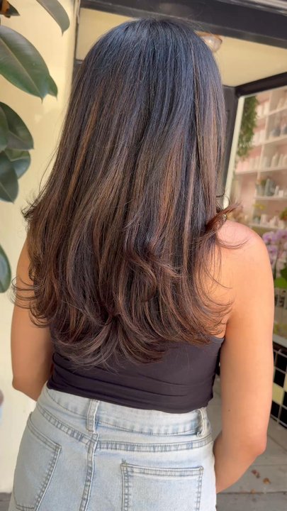Âme - Done by Kasey, dimensional brunette and bouncy layers @kaseydoesurhair - Hair Salons Near Me - Santa Monica, California