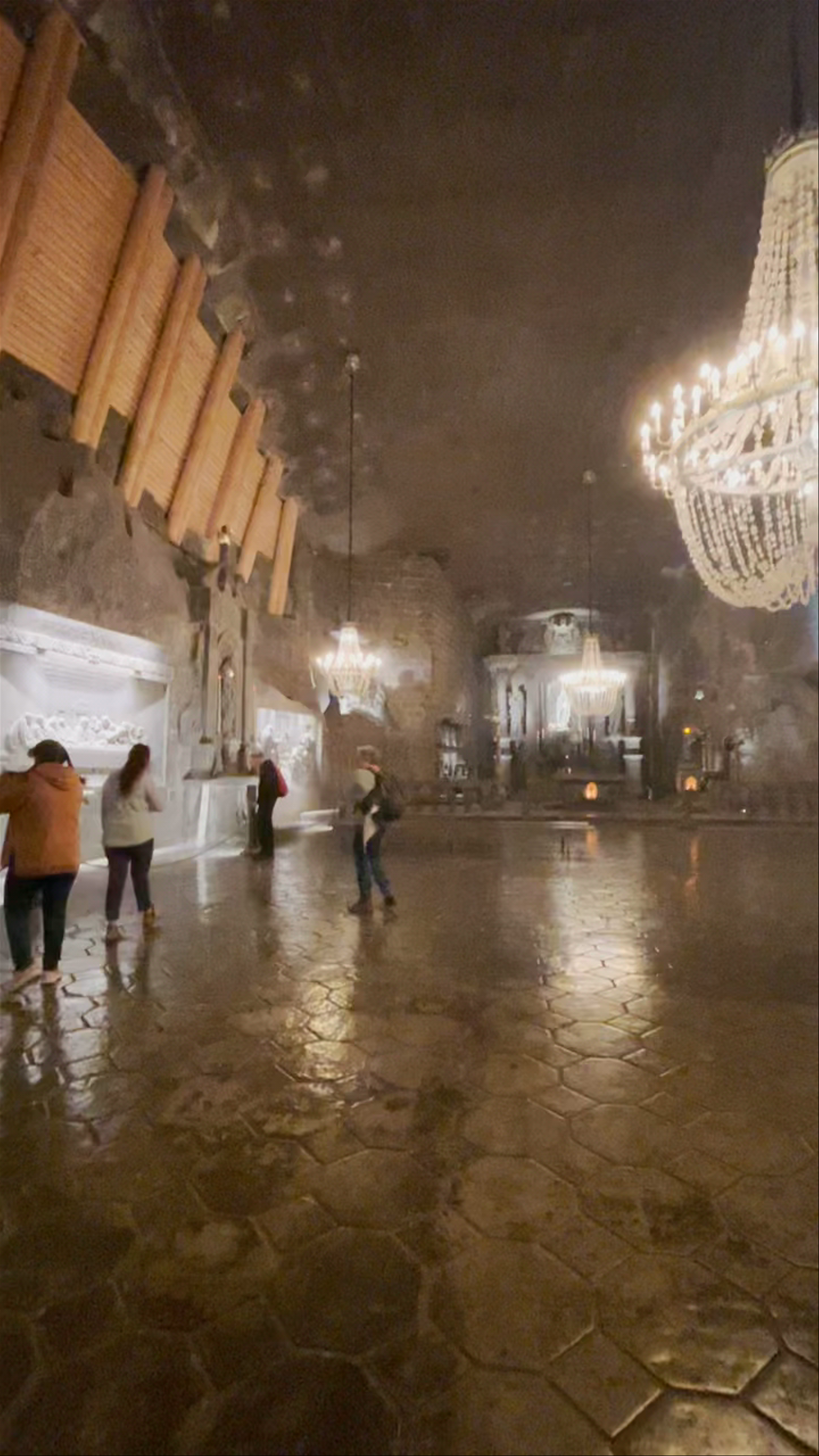 Exploring the Enchanting Wieliczka Salt Mine in Poland