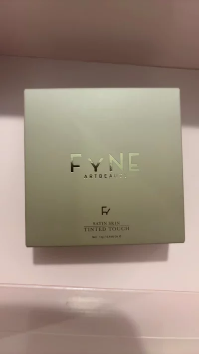 Fyne Satin Skin Tinted Touch