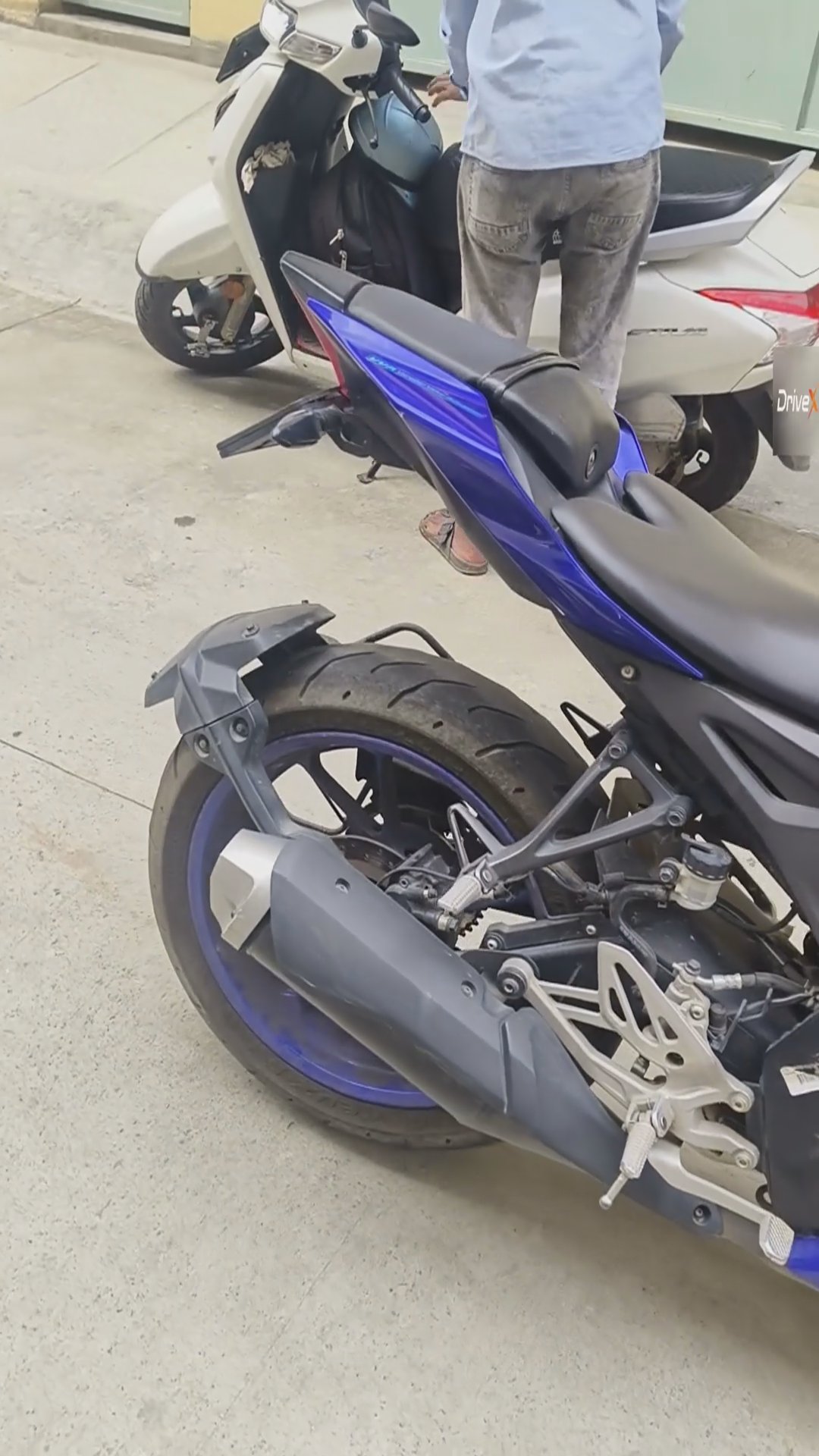 Walk-around video thumbnail