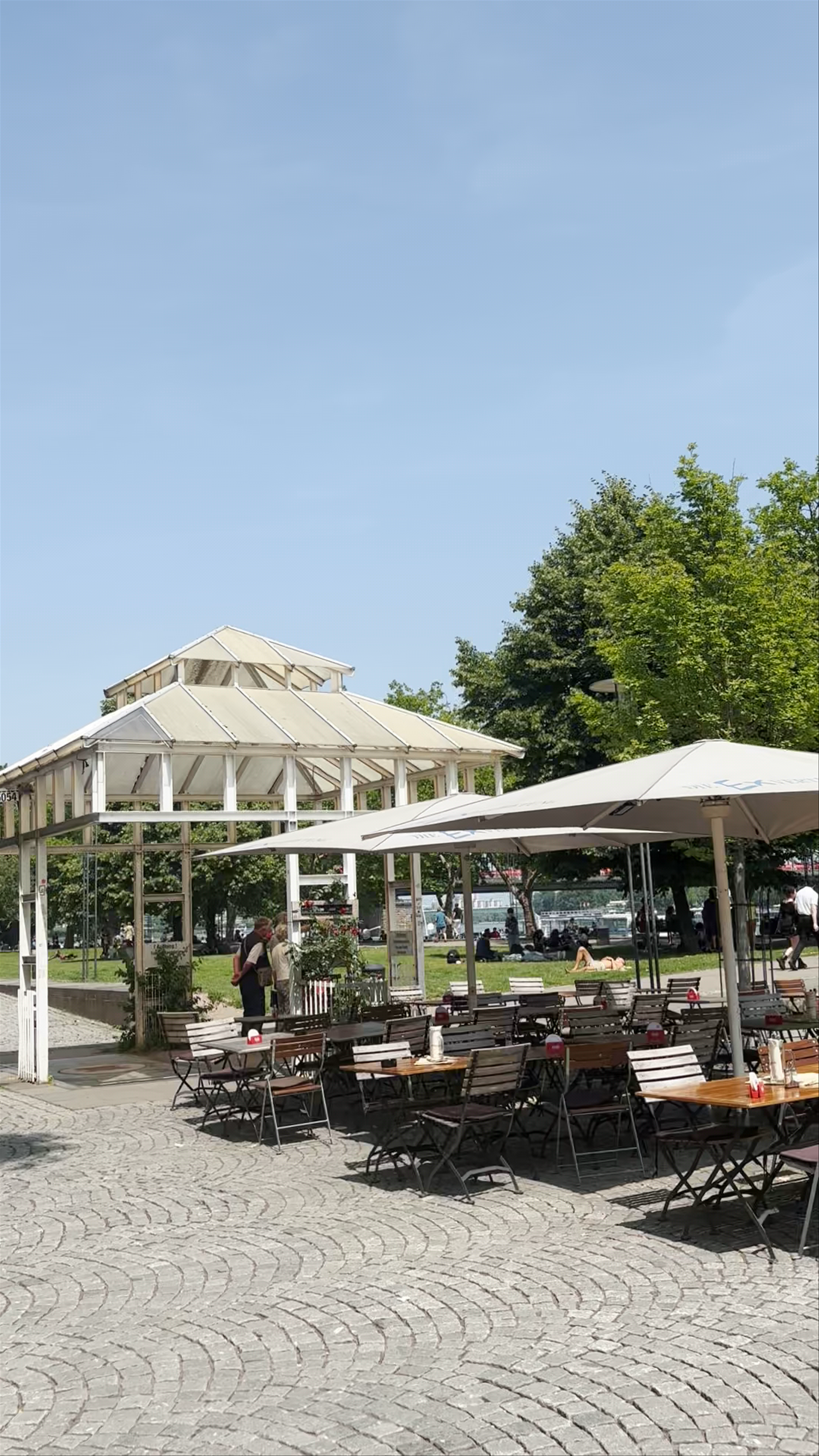 Fischmarkt Cologne: Charming Riverside Market and Historic Sights
