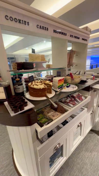 United Center - The Dessert Cart is Why Suite Life is So Sweet. - Stadiums & Arenas Near Me - Chicago, Illinois