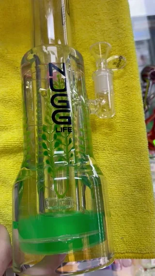 Preview pic of NUGG LIFE ADULT WATER PIPE (lights up)