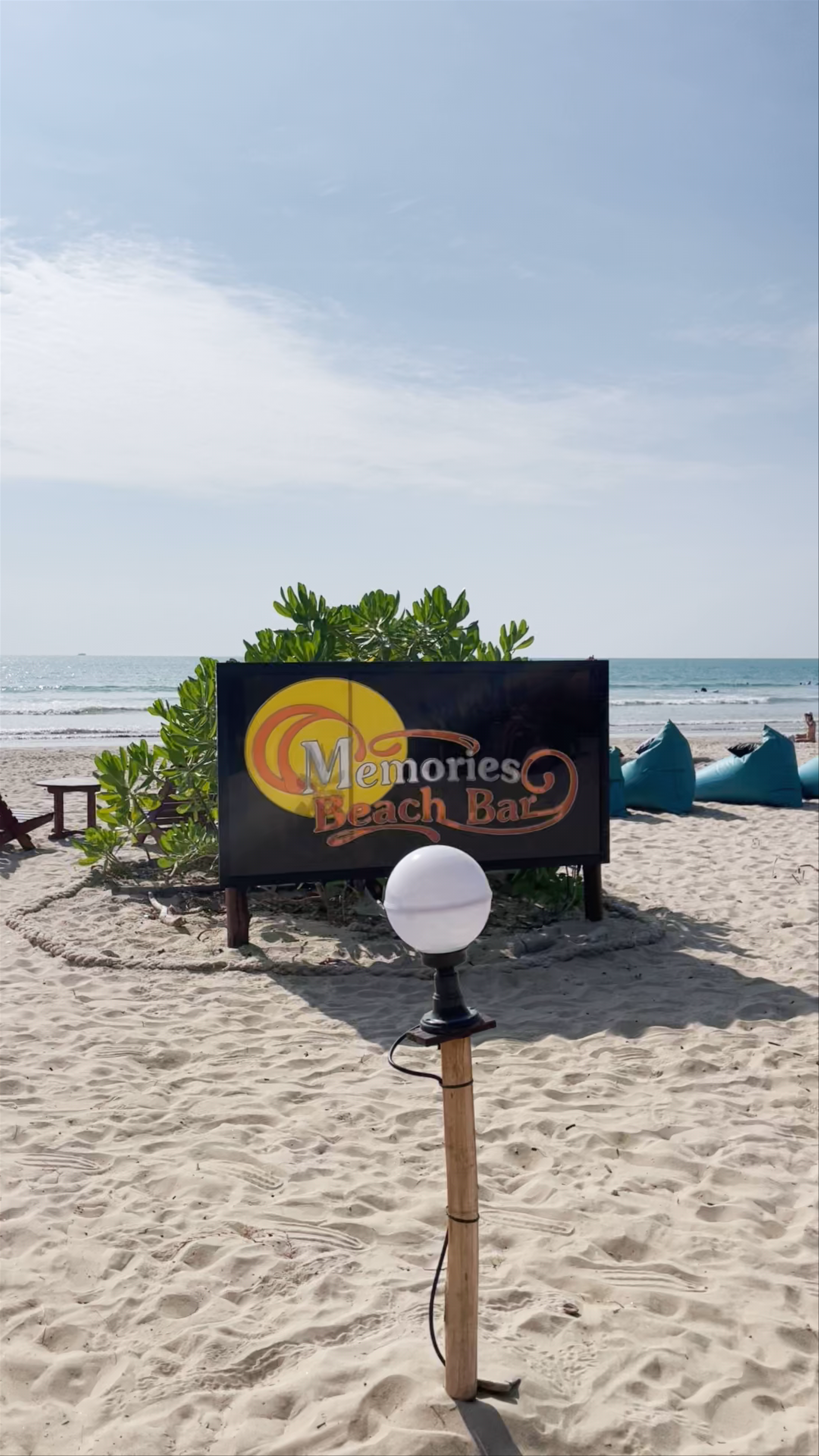 Memories Beach Bar: Relaxed Tropical Vibes in Khuekkhak, Thailand