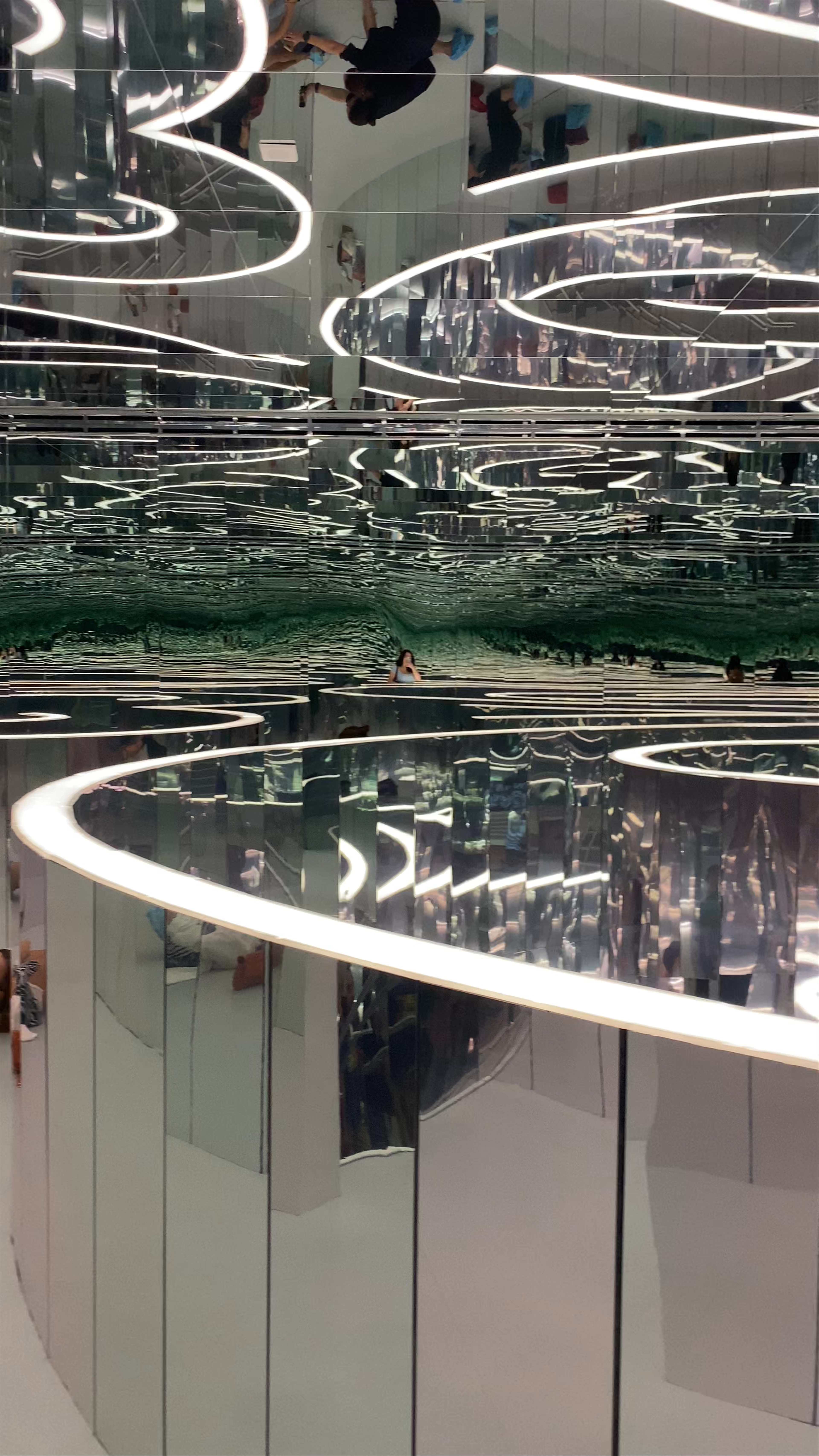 Superblue Miami: Immersive Reflective Art Experience