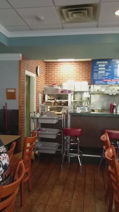 High Tide - Diners Near Me - Winthrop, Massachusetts