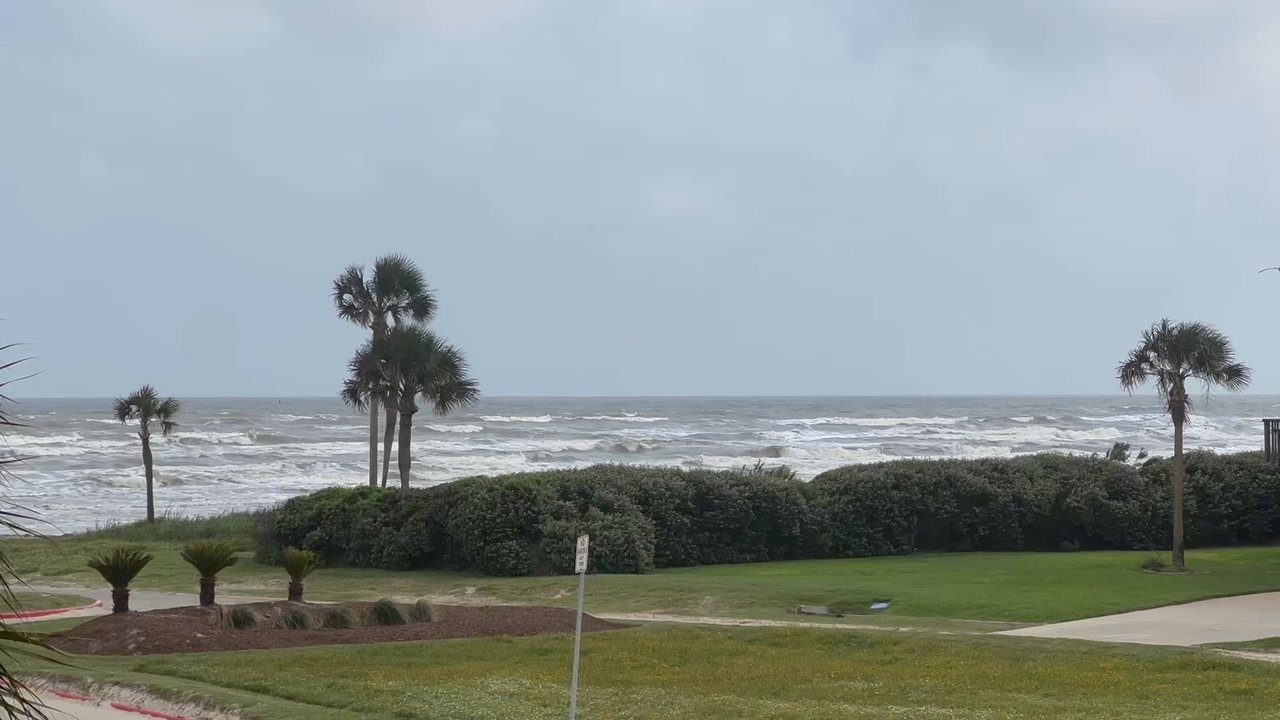 Pirates Beach - Beaches Near Me - Galveston, Texas