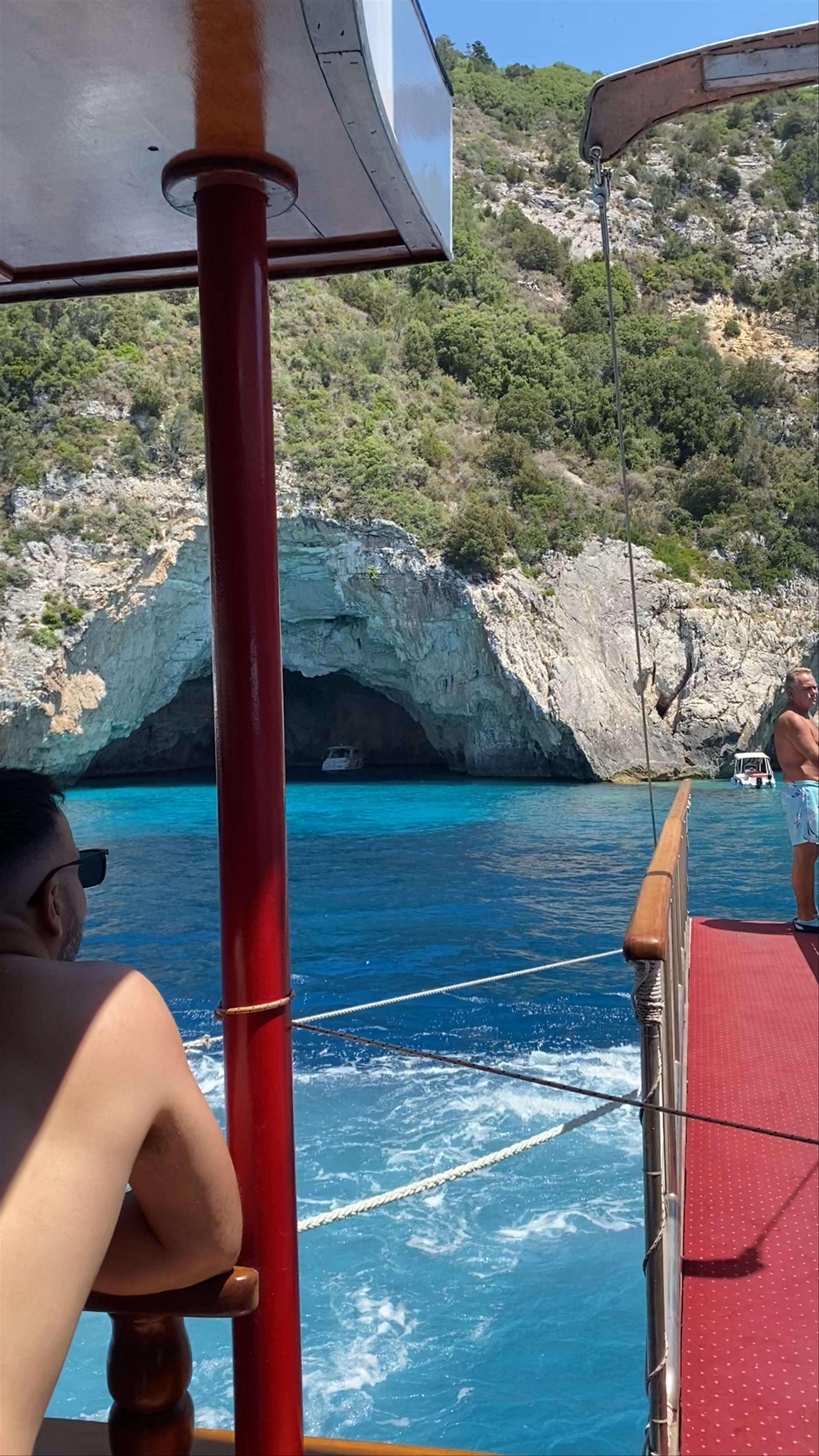 Γαλάζιες Σπηλιές