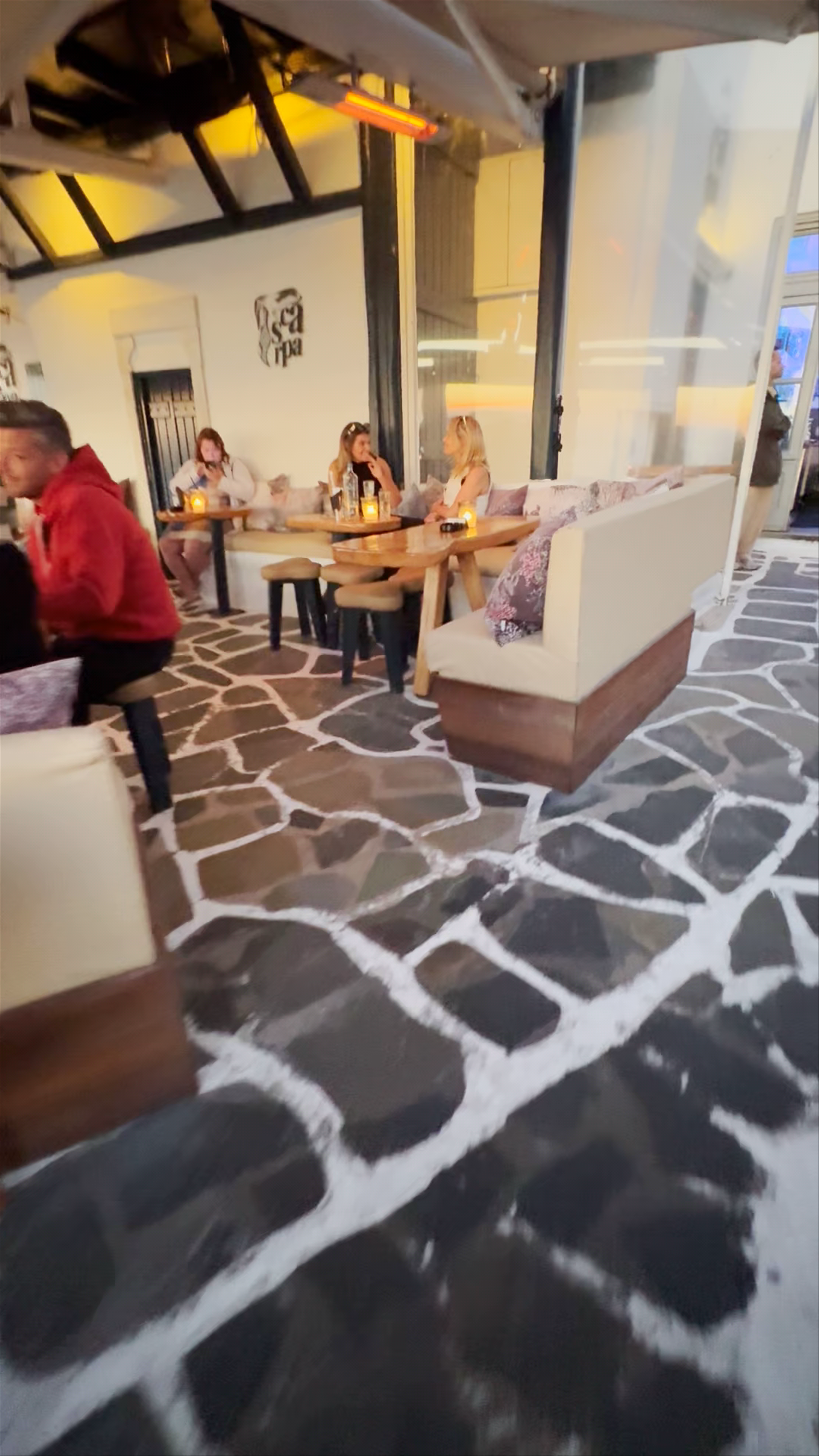 Scarpa bar