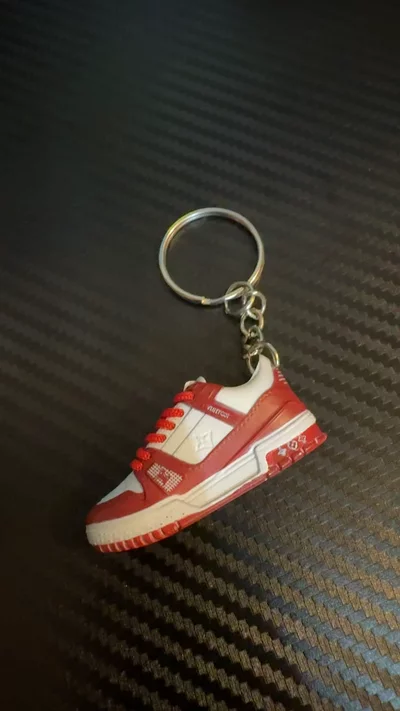 Immagine di Louis Vuitton Sneaker Keychain 1