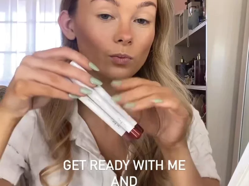 ERE PEREZ - makeup