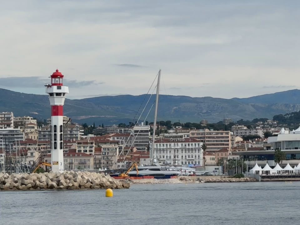 Port de Cannes - The tender to the Port of Cannes - Landmarks & Historical Buildings Near Me - Cannes, 01