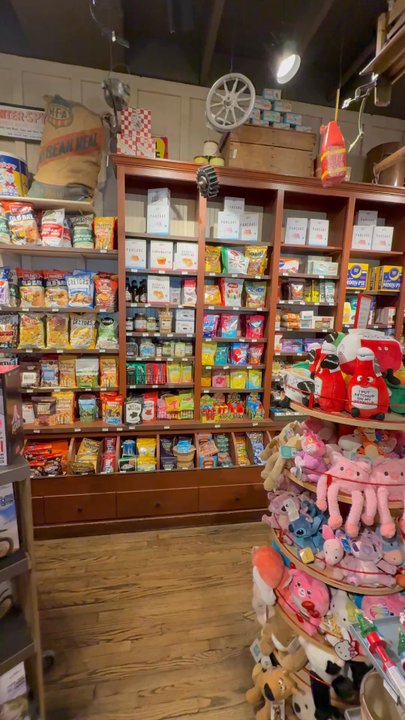 Cracker Barrel Old Country Store - Inside the gift shop - Breakfast & Brunch Near Me - Phoenix, Arizona