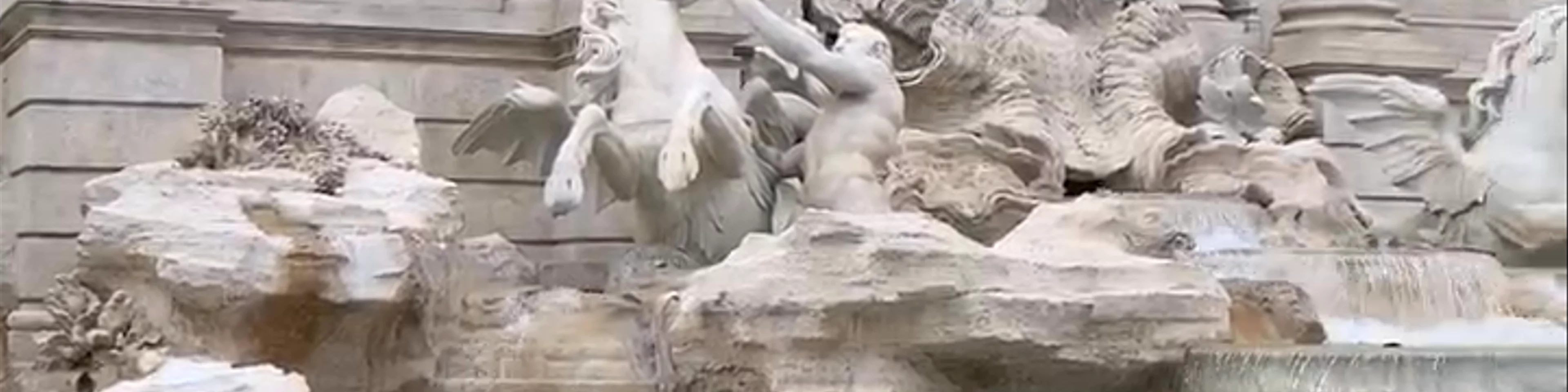 Trevi Fountain 