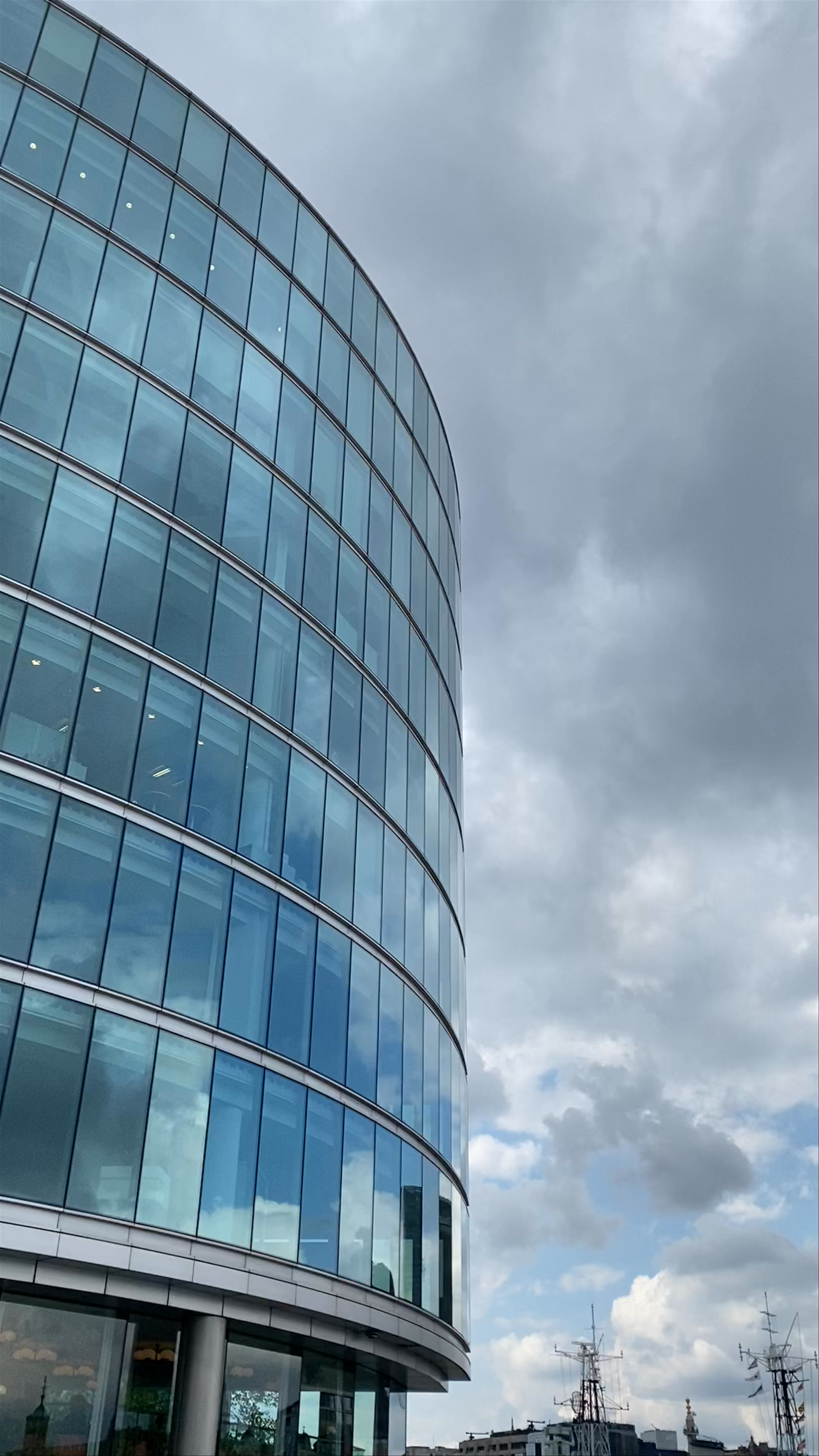 The Queen's Walk and London Skyline: Urban Stroll Along the Thames