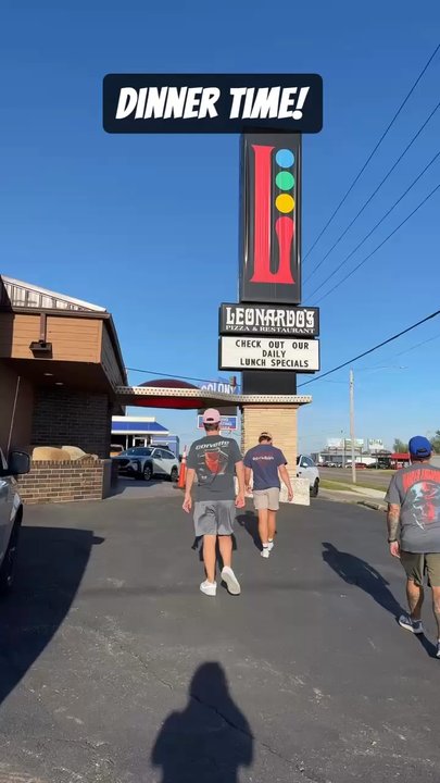 Leonardo's - Outside - Pizza Near Me - Cedar Rapids, Iowa