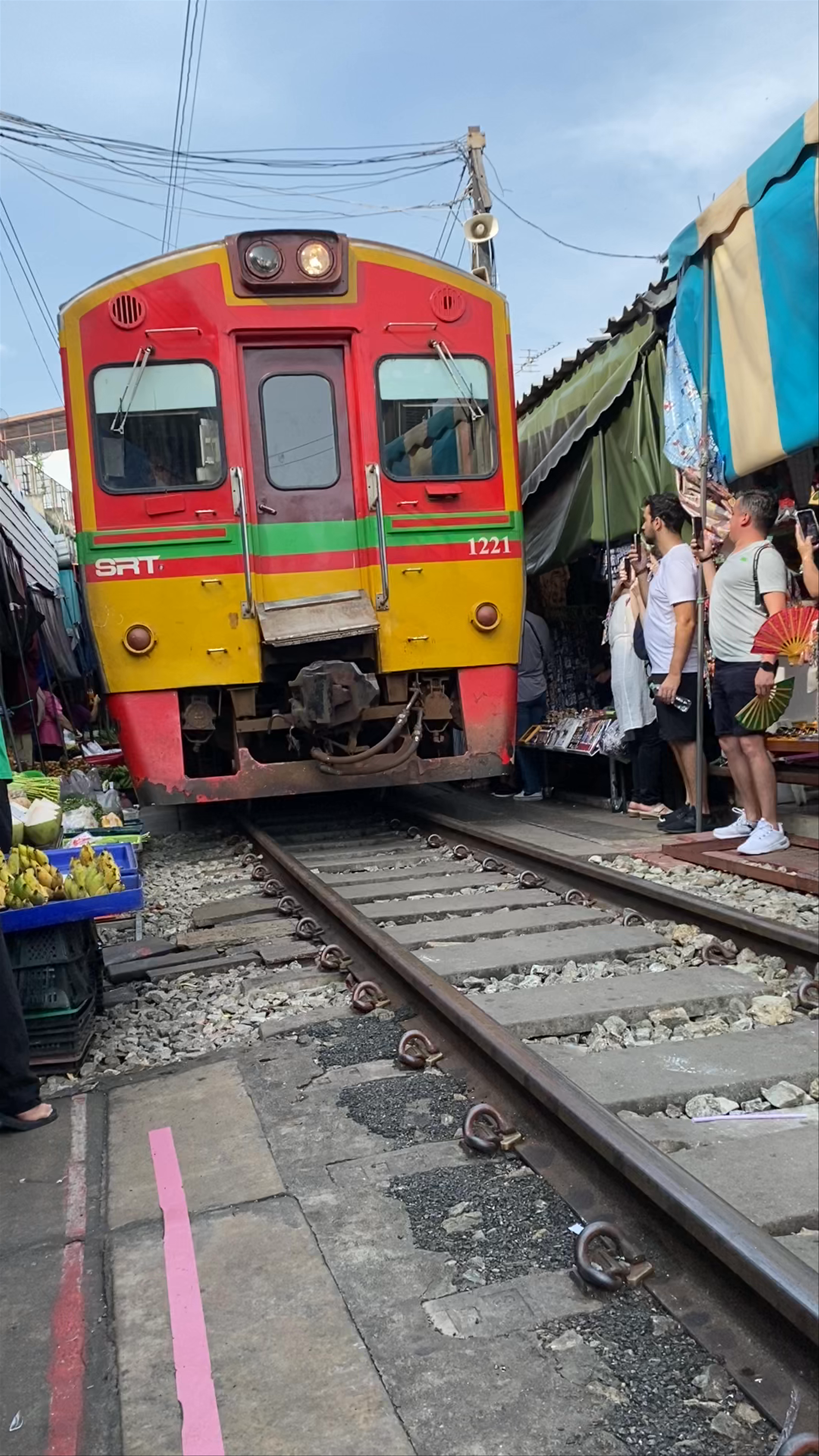 Rom Hup Market (Maeklong Railway Market)