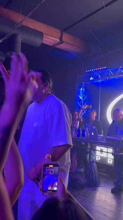 Los Globos - Dance Clubs Near Me - Los Angeles, California