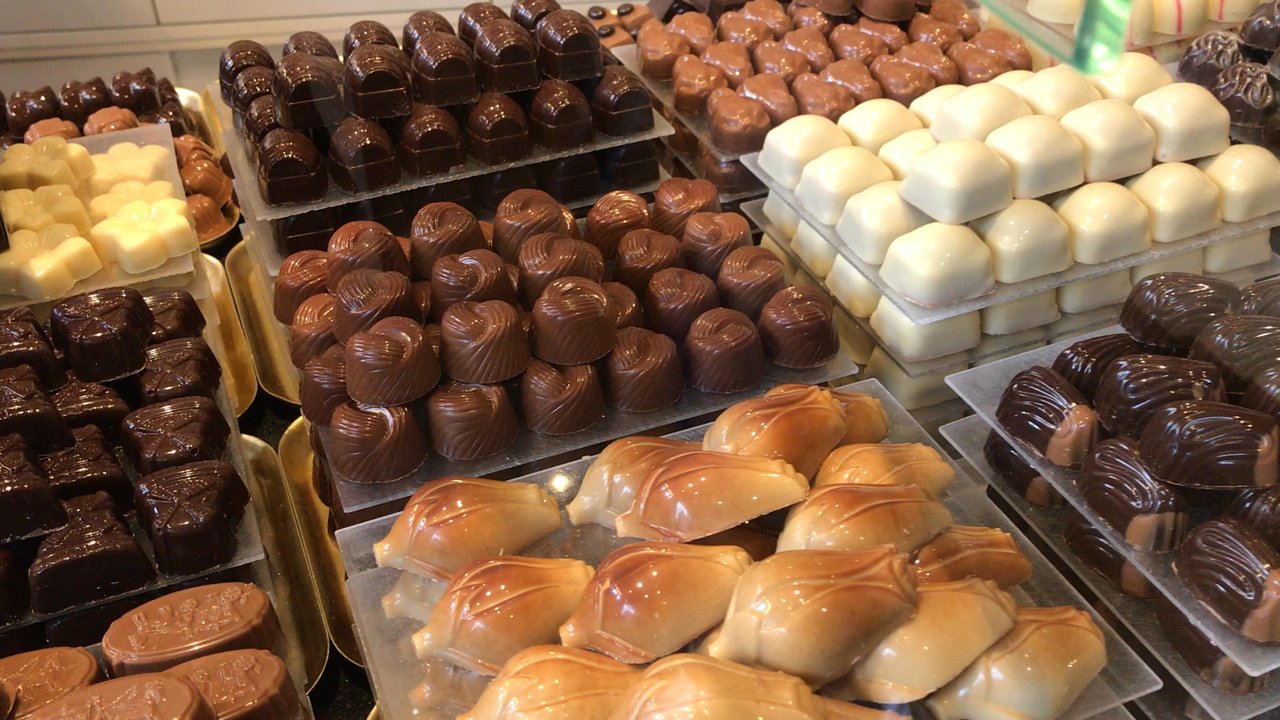Dumon Chocolatier - Other chocolate with sugar - Chocolatiers & Shops Near Me - Bruges, VWV