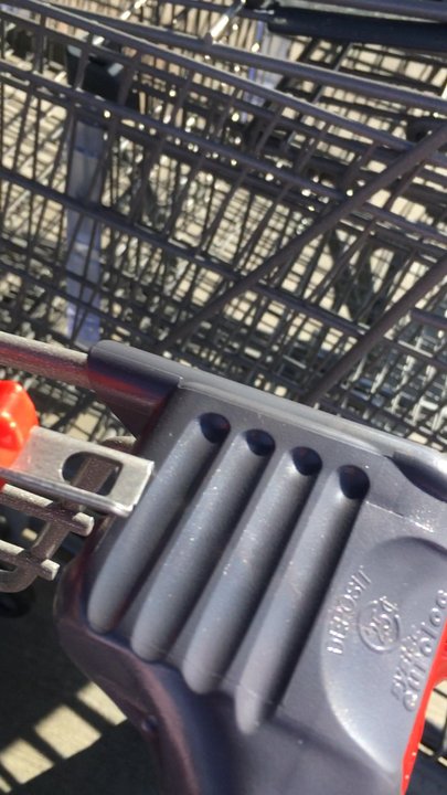 ALDI - "How do I get my quarter back!??!" I felt like tech support standing outside. - Grocery Near Me - Virginia Beach, Virginia