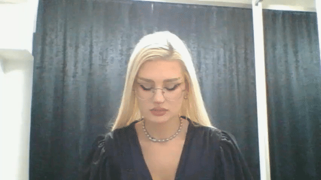 Pregătire pentru o seară în club cu @andreeabldd !