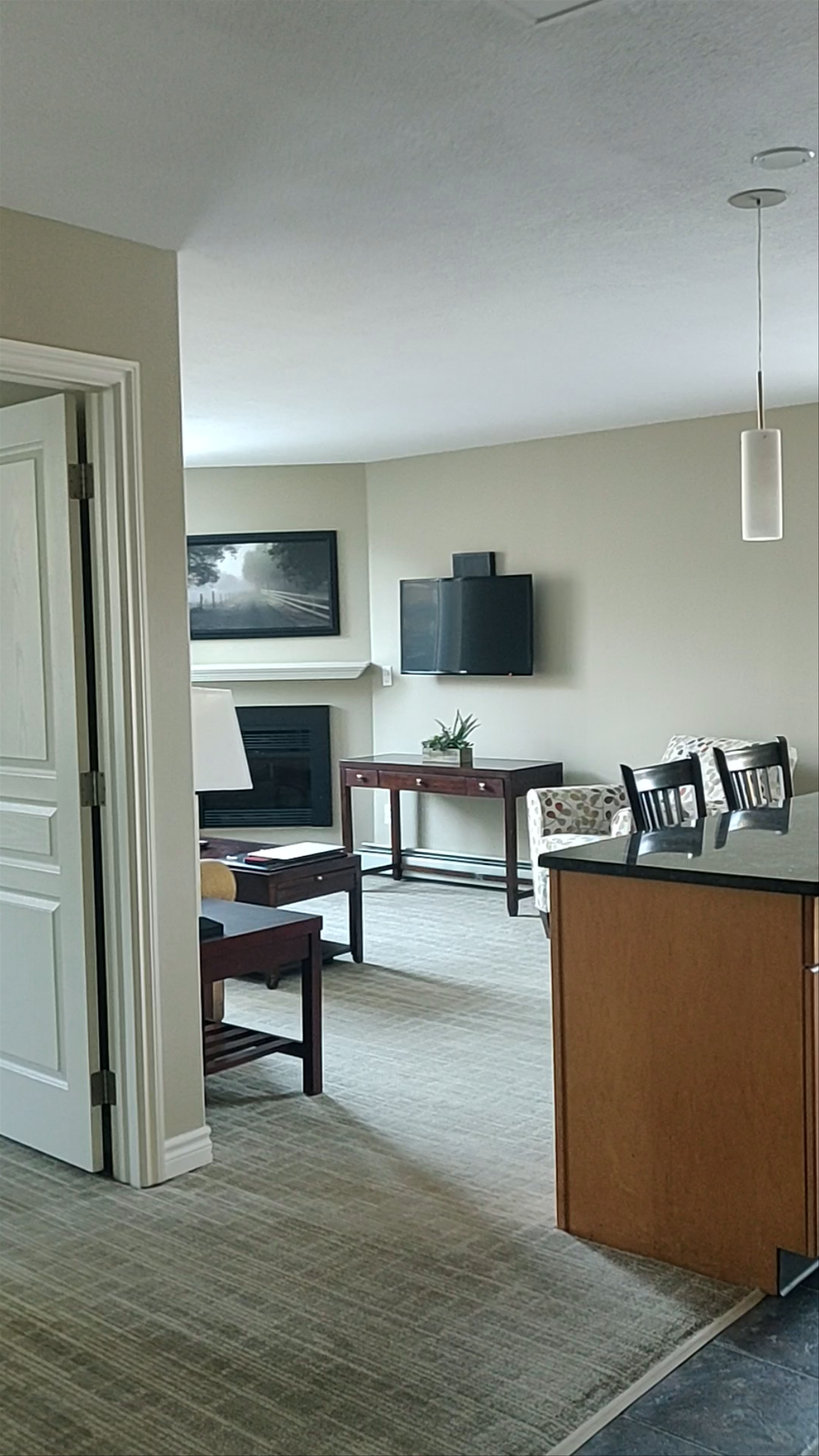 Canterra Suites Hotel