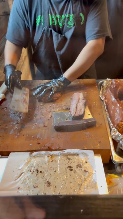 Slaughter's BBQ  - Slicing up greatness - Barbeque Near Me - Sulphur Springs, Texas