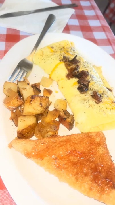 Caloosa Cafe - What I ate my first time here! Very fresh! - Cafes Near Me - Moore Haven, Florida