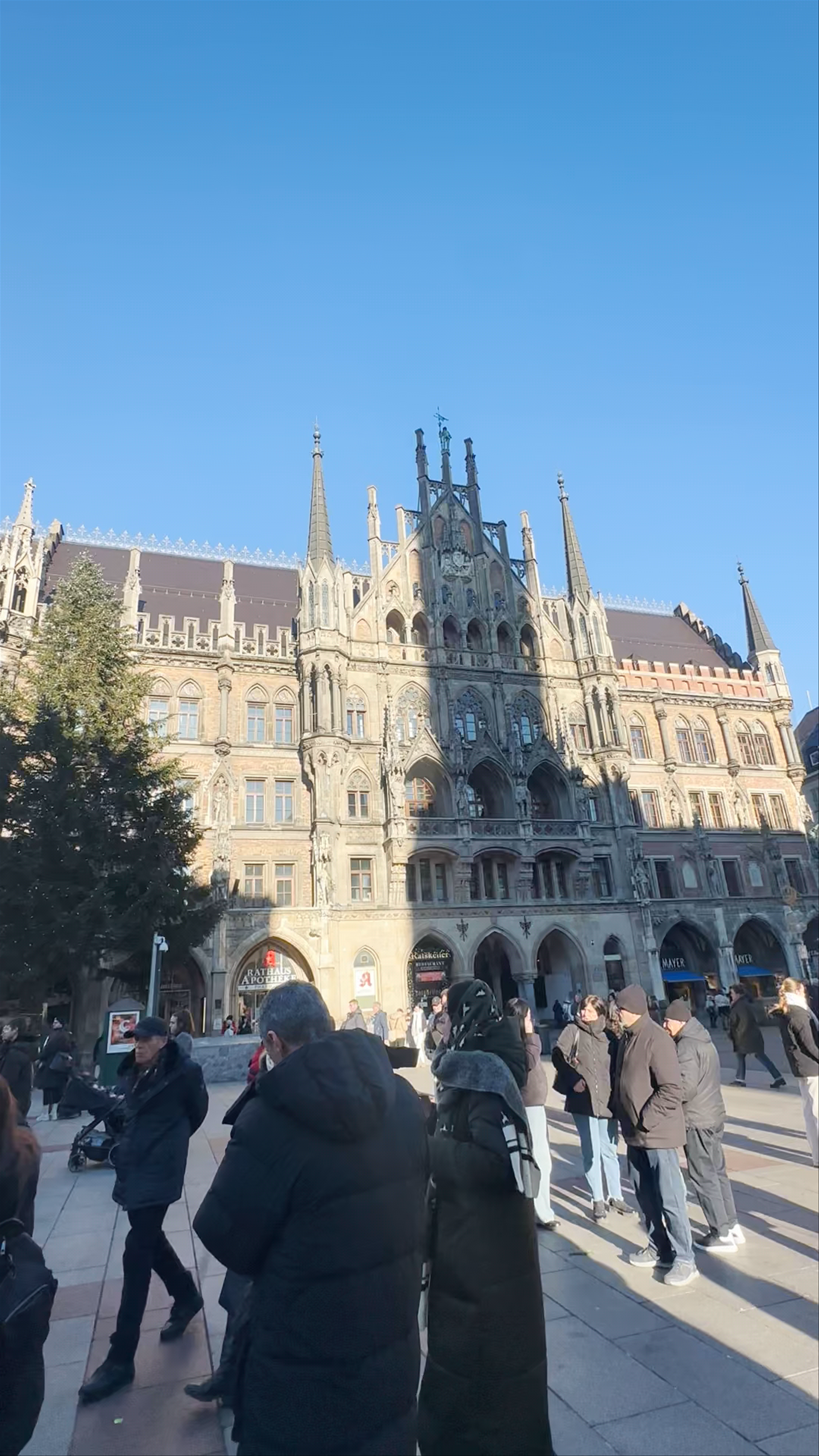 Neues Rathaus at Marienplatz: Winter Day Vibes in Munich