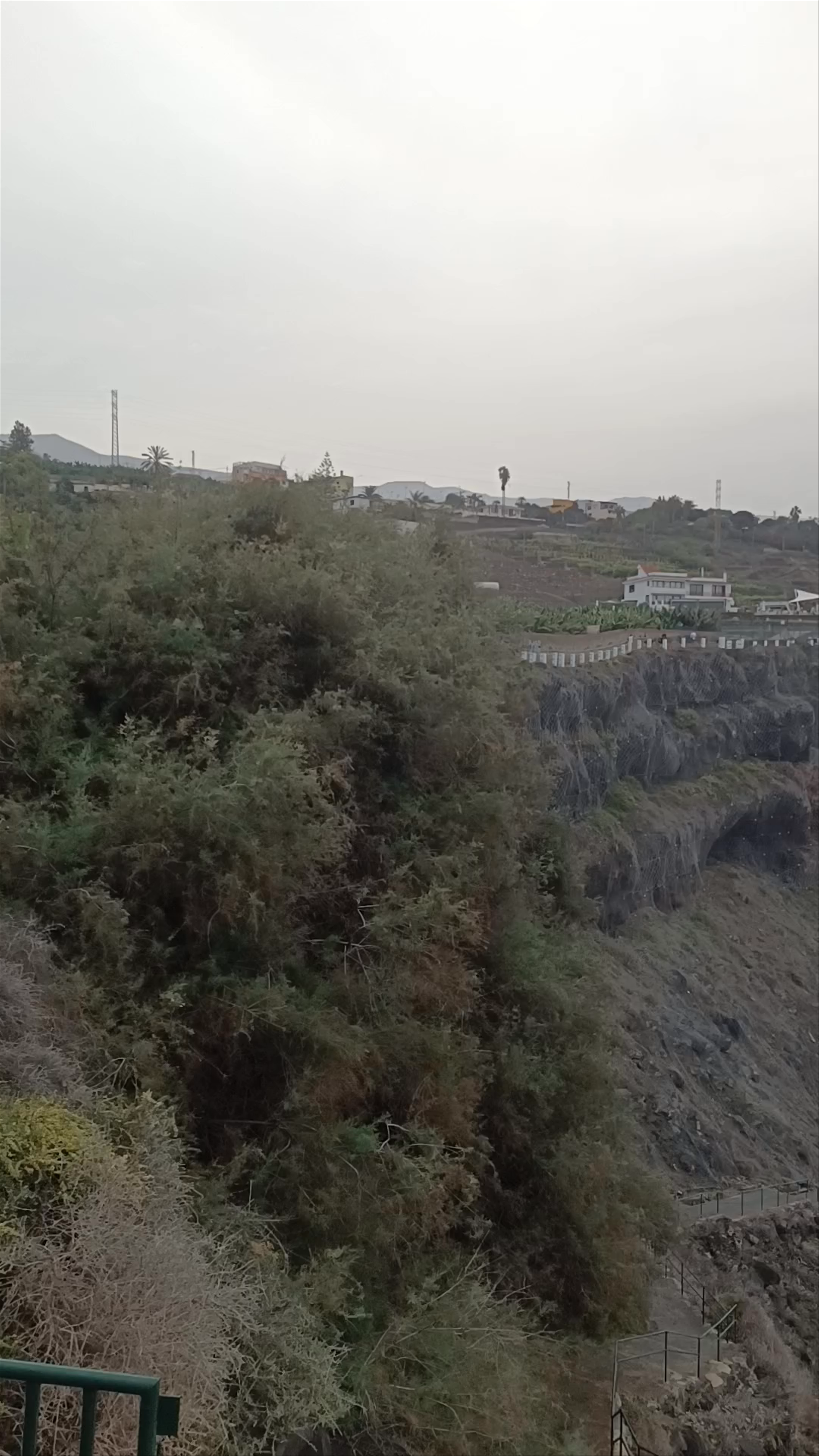 Mirador Bollullo: Moody Coastal Views in La Orotava, Canary Islands