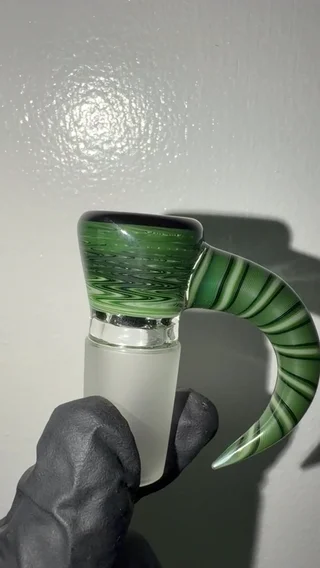 Preview pic of Bhombbhomb Glass wigwag 🛝