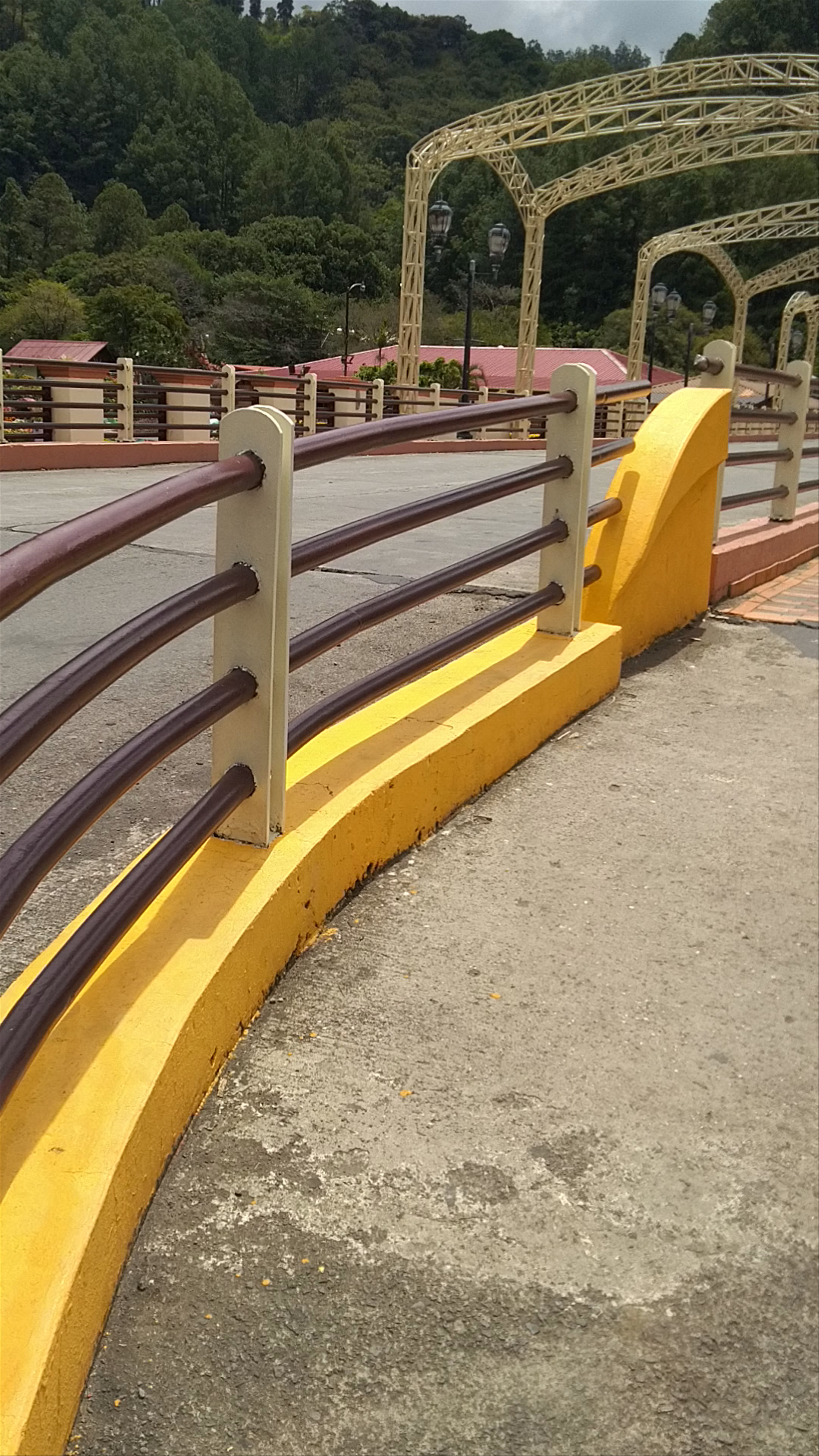 Puente Sobre El Rio Caldera: Scenic Bridge in Boquete, Panama