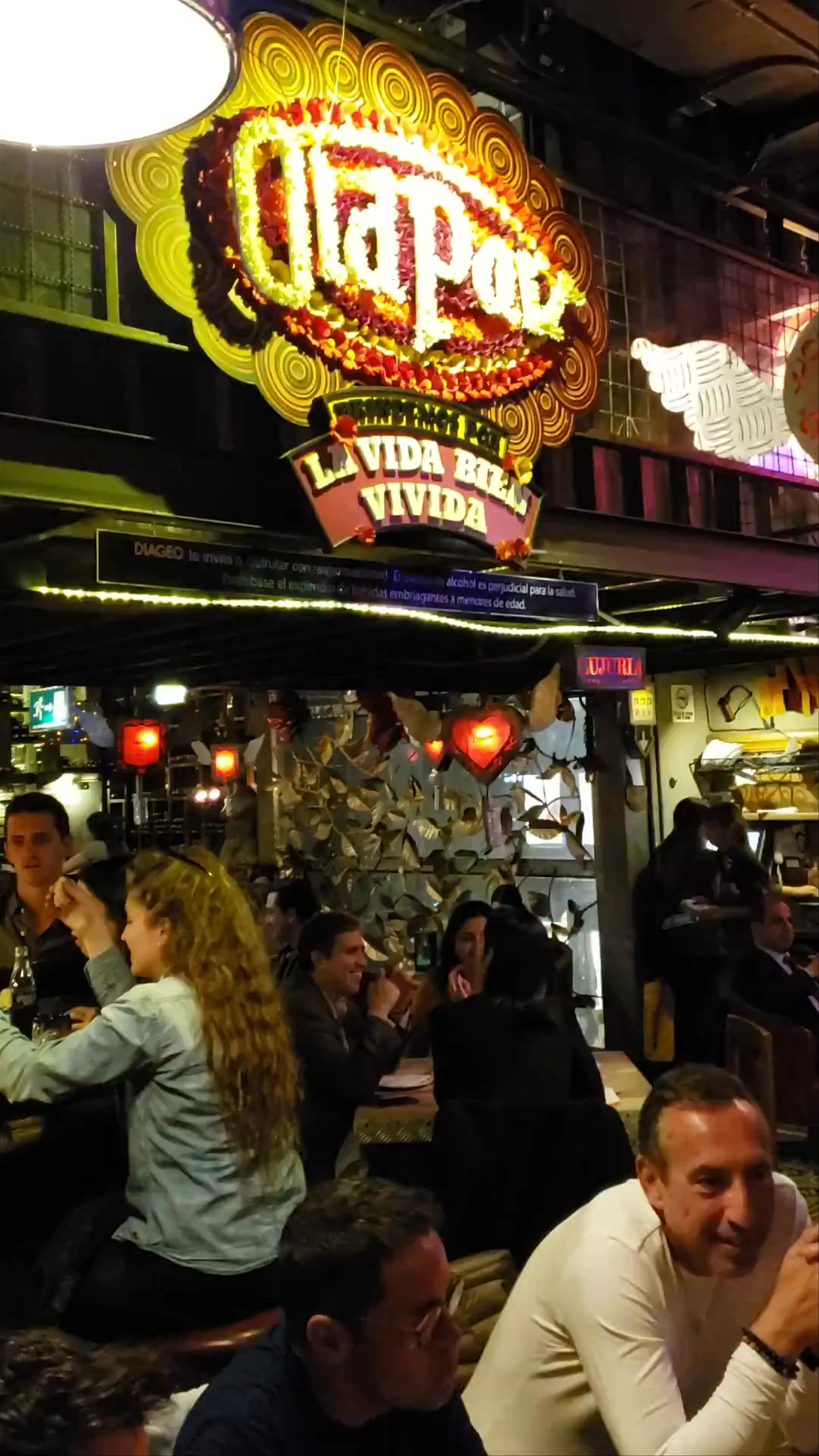 La Vida Nocturna en Andrés D.C. Bogotá: Diversión y Ambiente Único