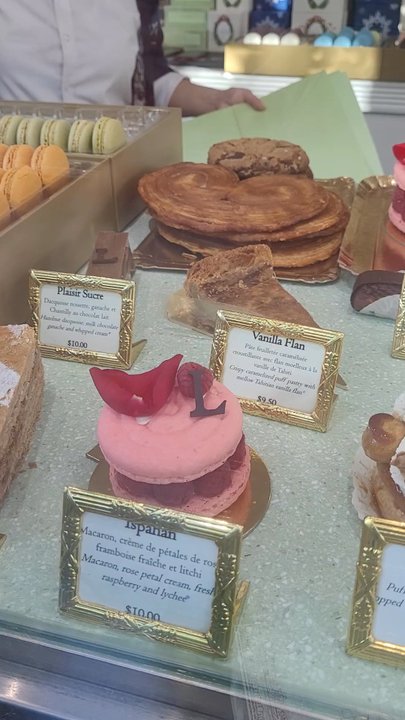 Ladurée Glendale - Desserts Near Me - Glendale, California